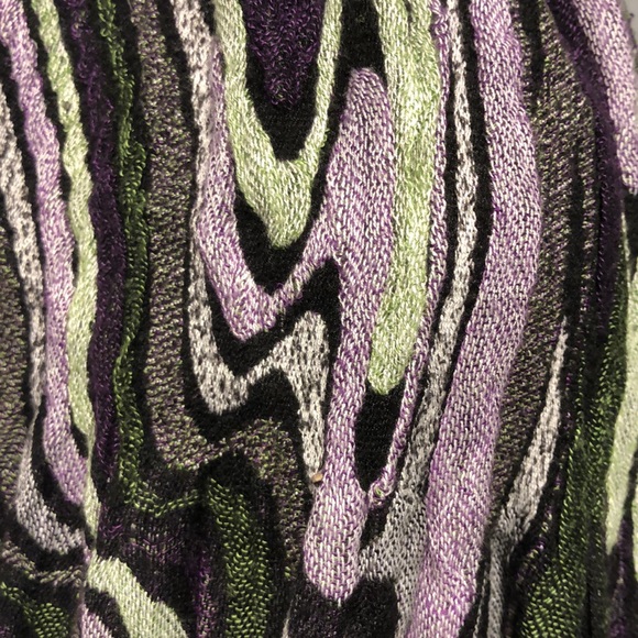 Tolani 100% Viscose Scarf Shawl w/fringe. Purple & Green Shades, wavy pattern - Picture 7 of 16